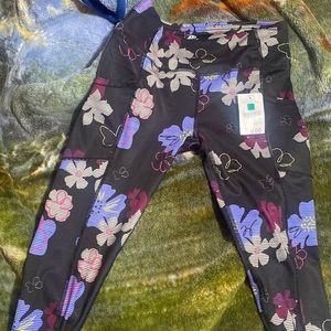 Ladies size small leggings new with tags